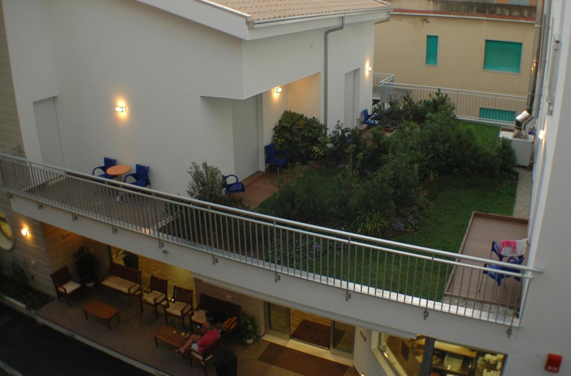 Hotel Miramare Pineto Exteriör bild
