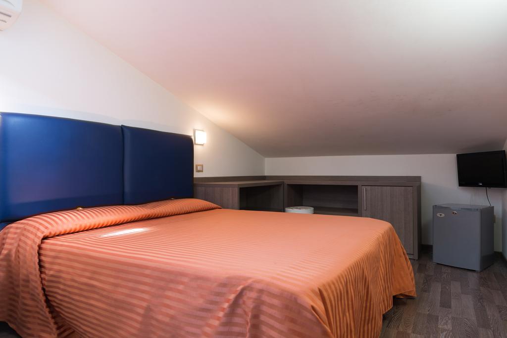 Hotel Miramare Pineto Exteriör bild