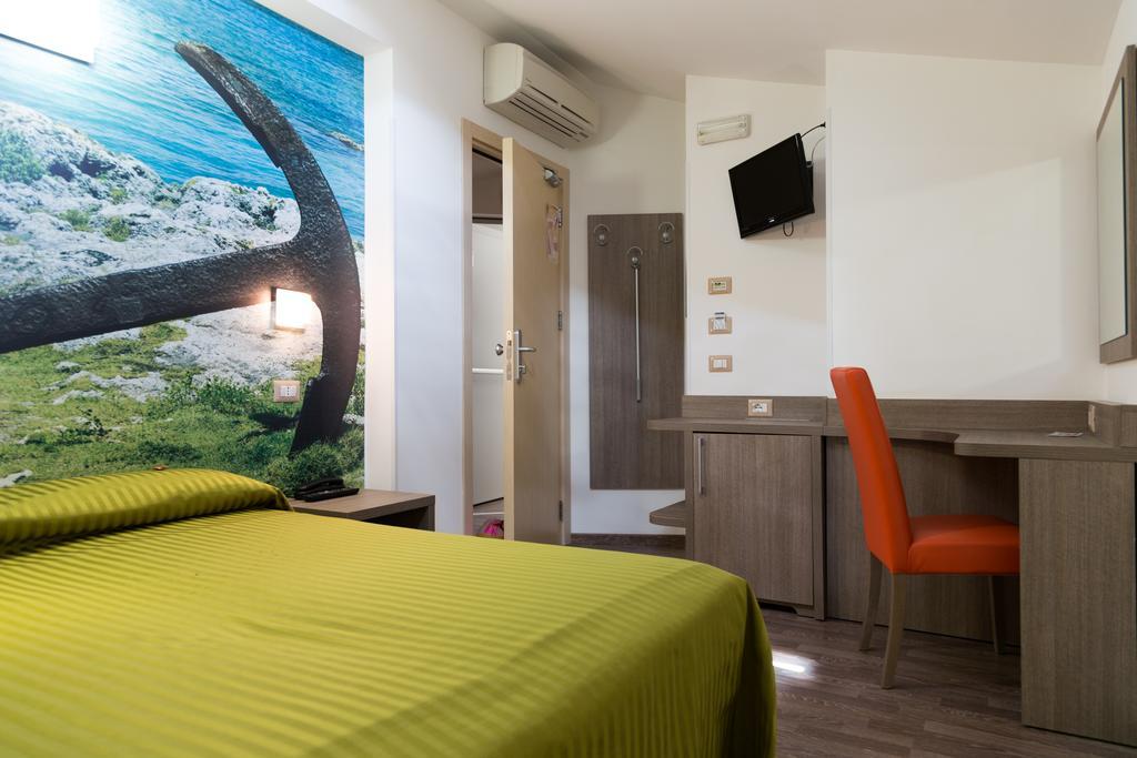 Hotel Miramare Pineto Exteriör bild