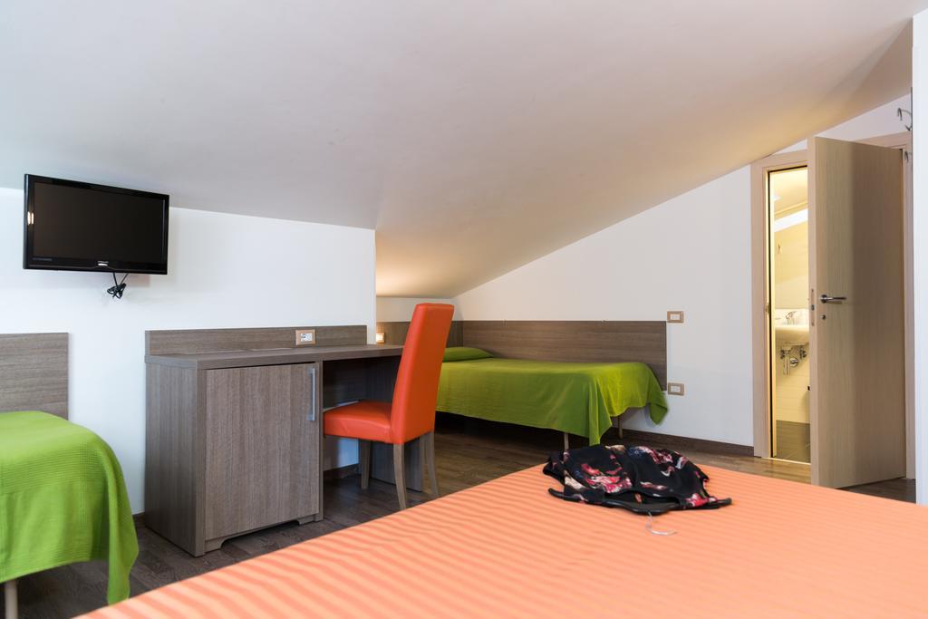 Hotel Miramare Pineto Exteriör bild