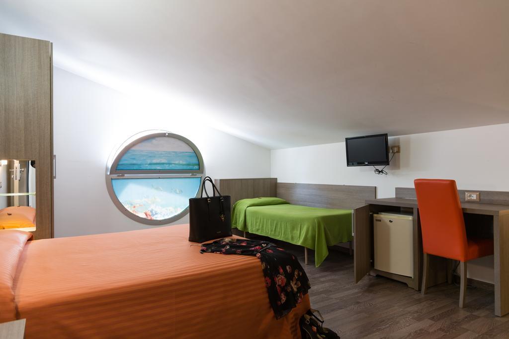 Hotel Miramare Pineto Exteriör bild